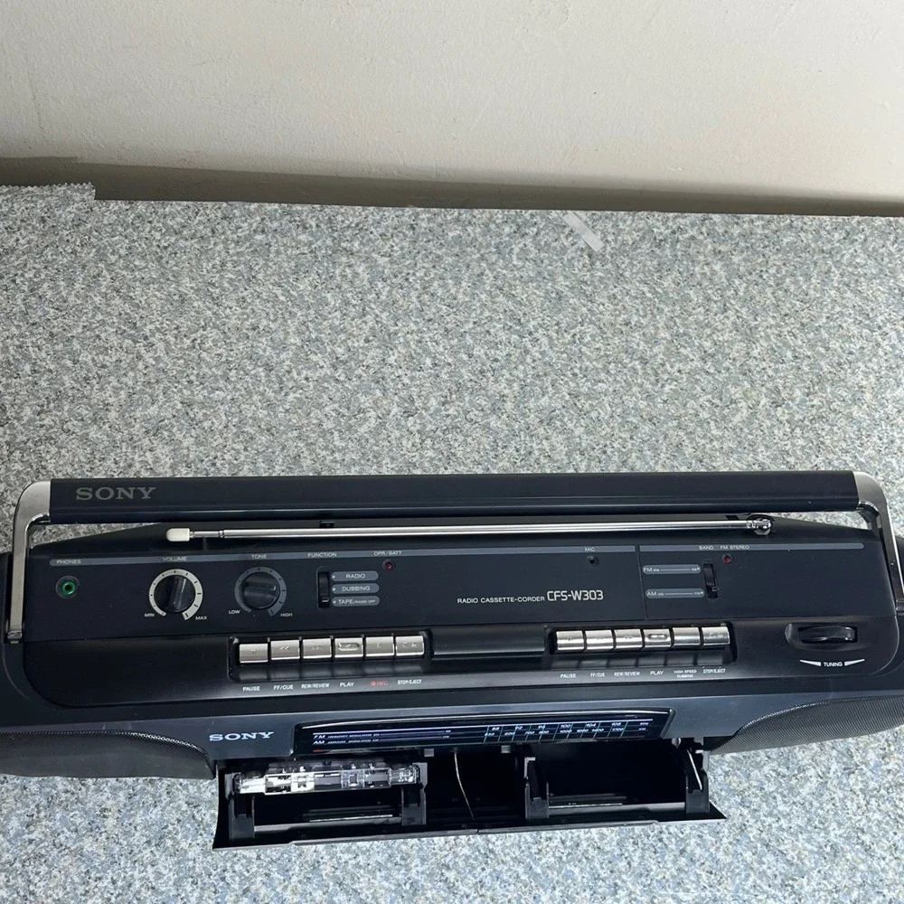 Sony Boombox Radio Cassette Recorder CFS-W303 Black Dual Tape Deck AM FM Vintage